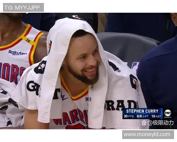 库里赛季终将创下生涯三分进球纪录