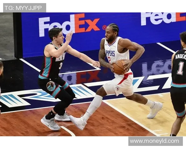 快船主场战胜灰熊，佩洛维奇状态火热助球队再创佳绩